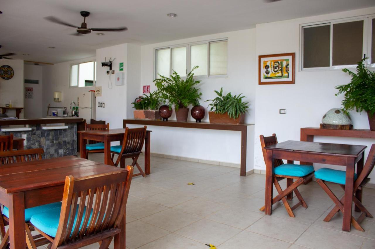 Casa Ticul Hotel Boutique - 5Th Ave (Adults Only) Playa del Carmen Buitenkant foto The dining room at the hostel