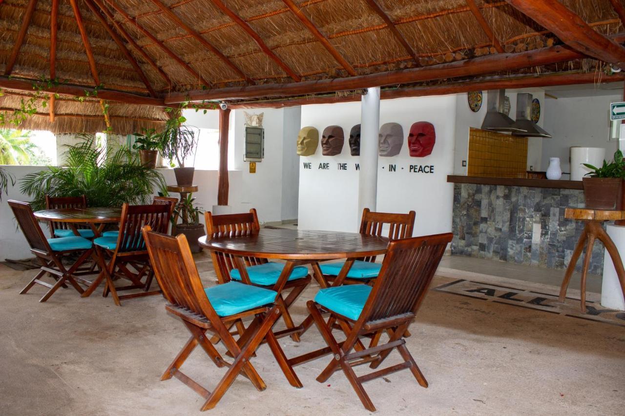 Casa Ticul Hotel Boutique - 5Th Ave (Adults Only) Playa del Carmen Buitenkant foto The interior of the restaurant