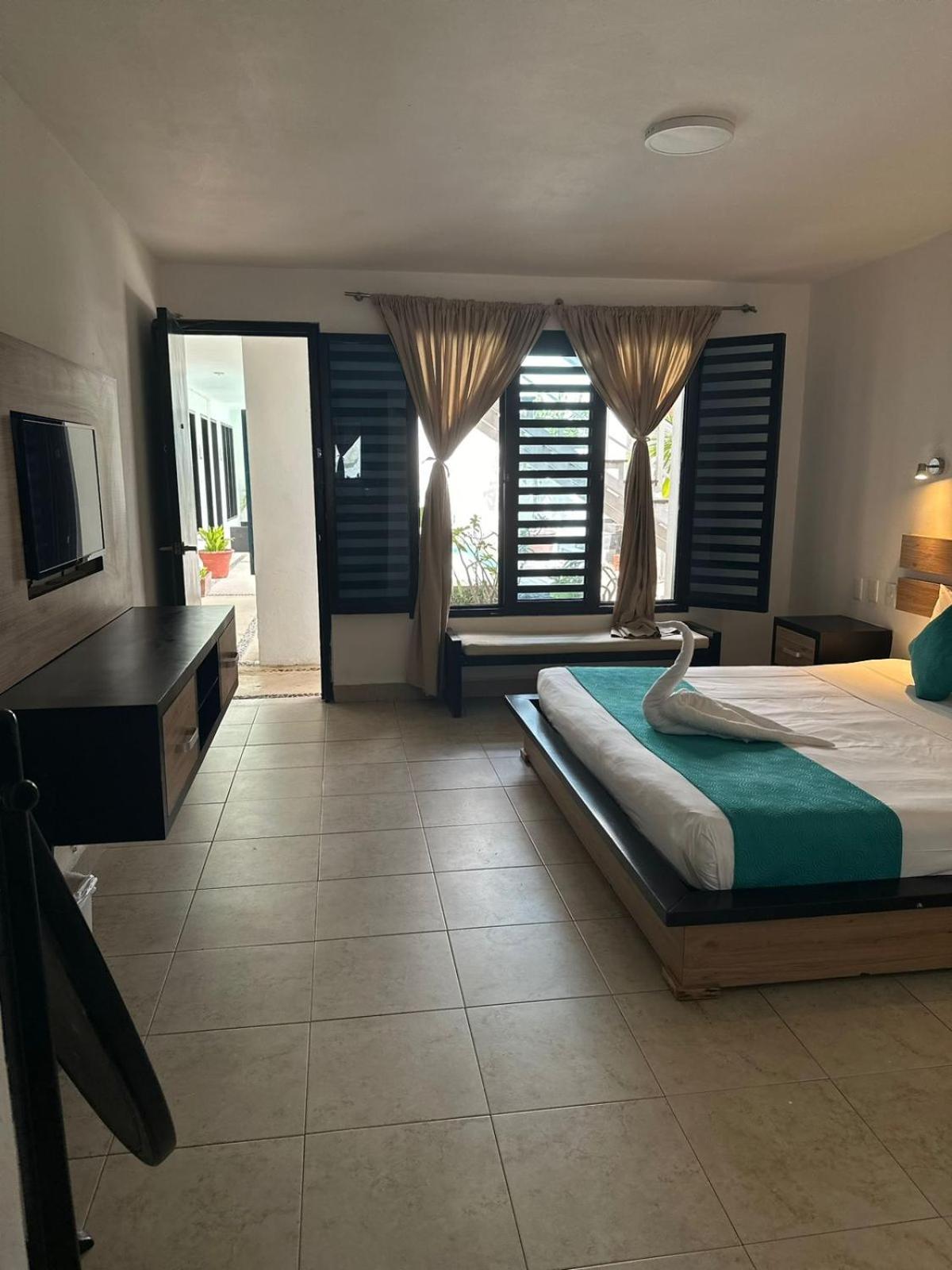 Casa Ticul Hotel Boutique - 5Th Ave (Adults Only) Playa del Carmen Buitenkant foto A room at the hotel