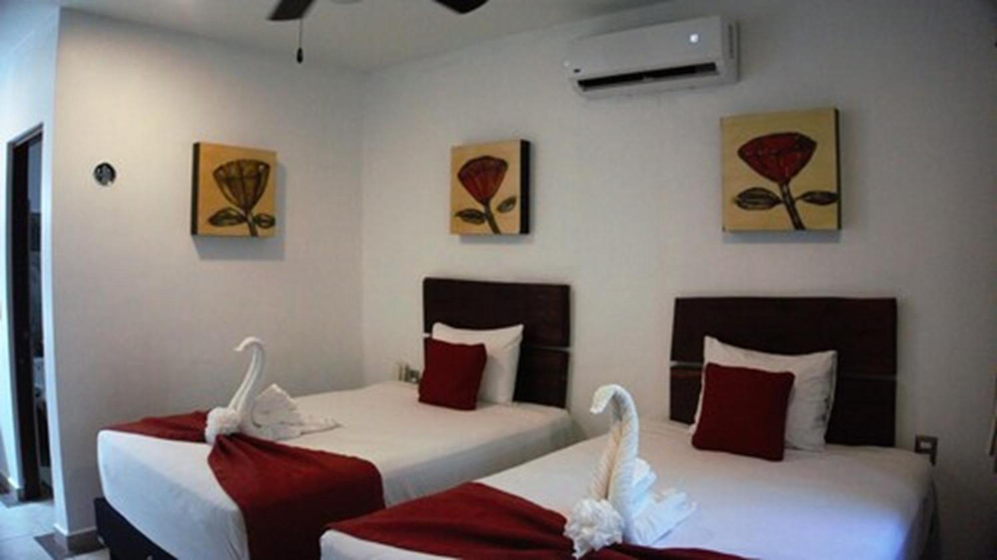 Casa Ticul Hotel Boutique - 5Th Ave (Adults Only) Playa del Carmen Buitenkant foto A room at the hotel
