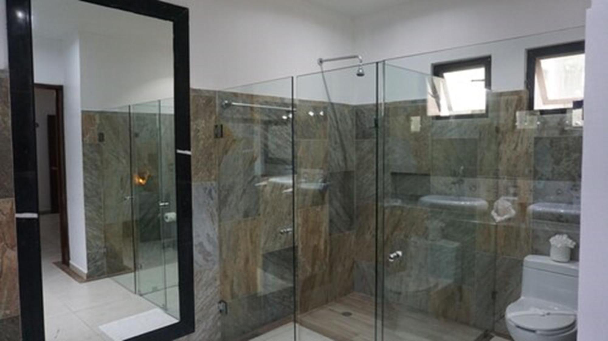 Casa Ticul Hotel Boutique - 5Th Ave (Adults Only) Playa del Carmen Buitenkant foto A shower enclosure